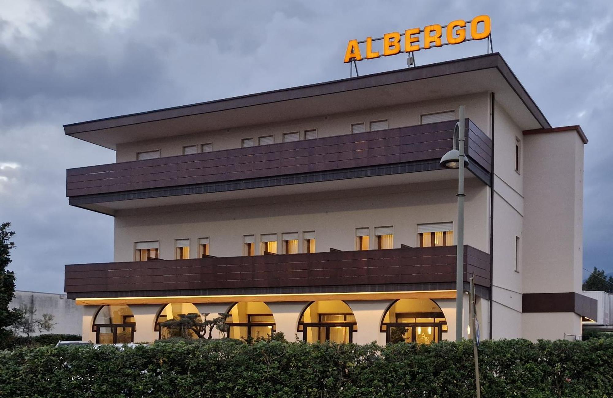 تْييني Albergo Ristorante Belvedere المظهر الخارجي الصورة